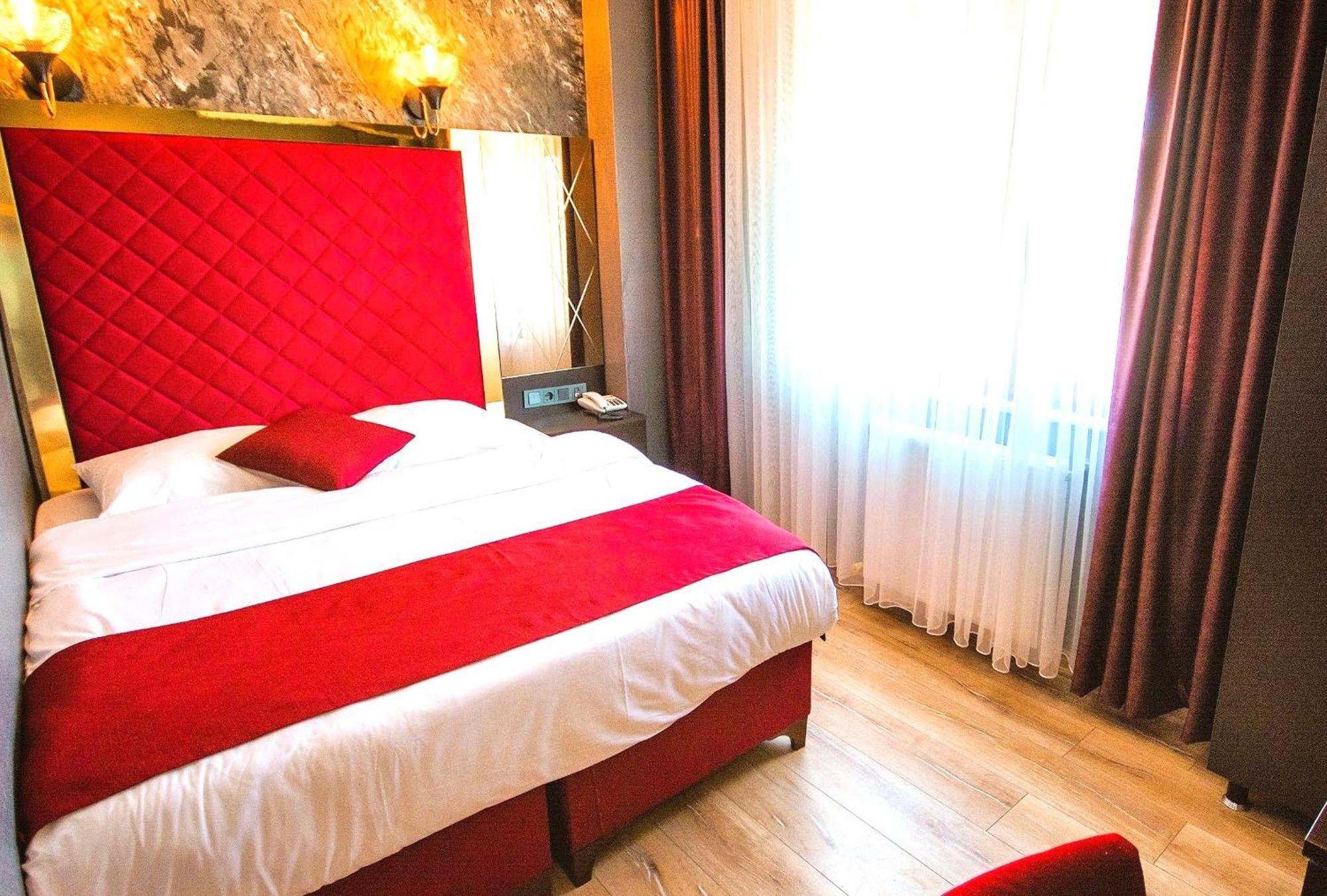 Hotel Atesde Dustu Salvara à Istambul Extérieur photo