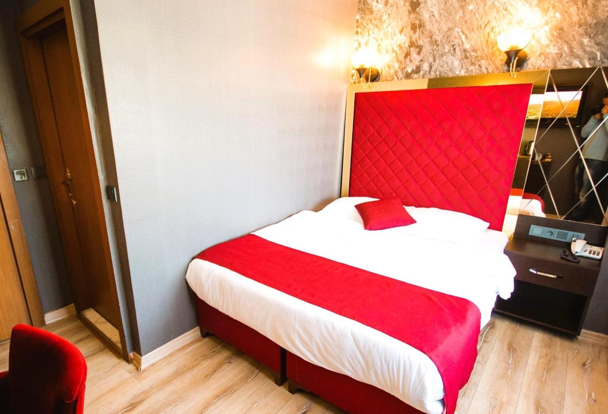 Hotel Atesde Dustu Salvara à Istambul Extérieur photo