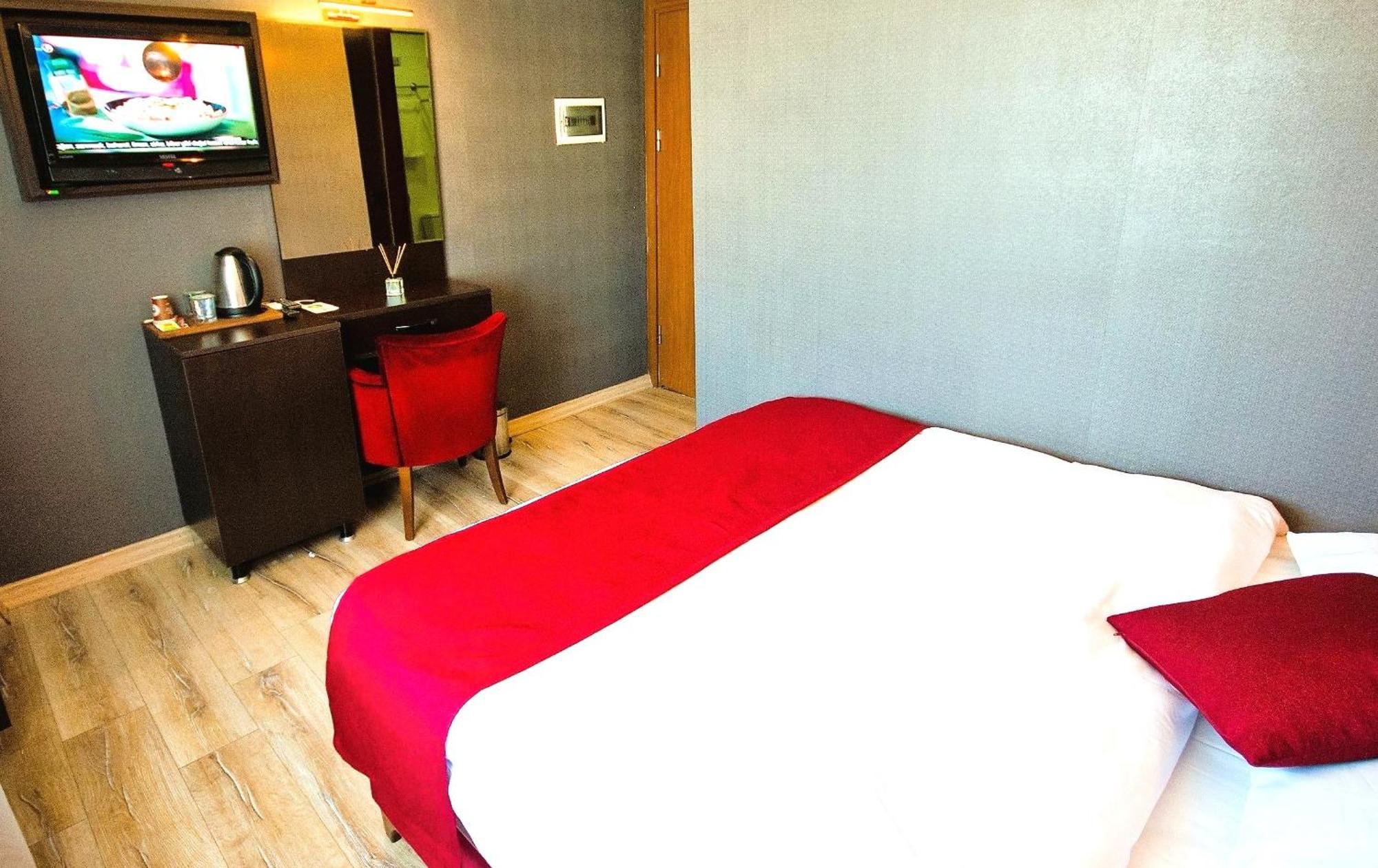 Hotel Atesde Dustu Salvara à Istambul Extérieur photo