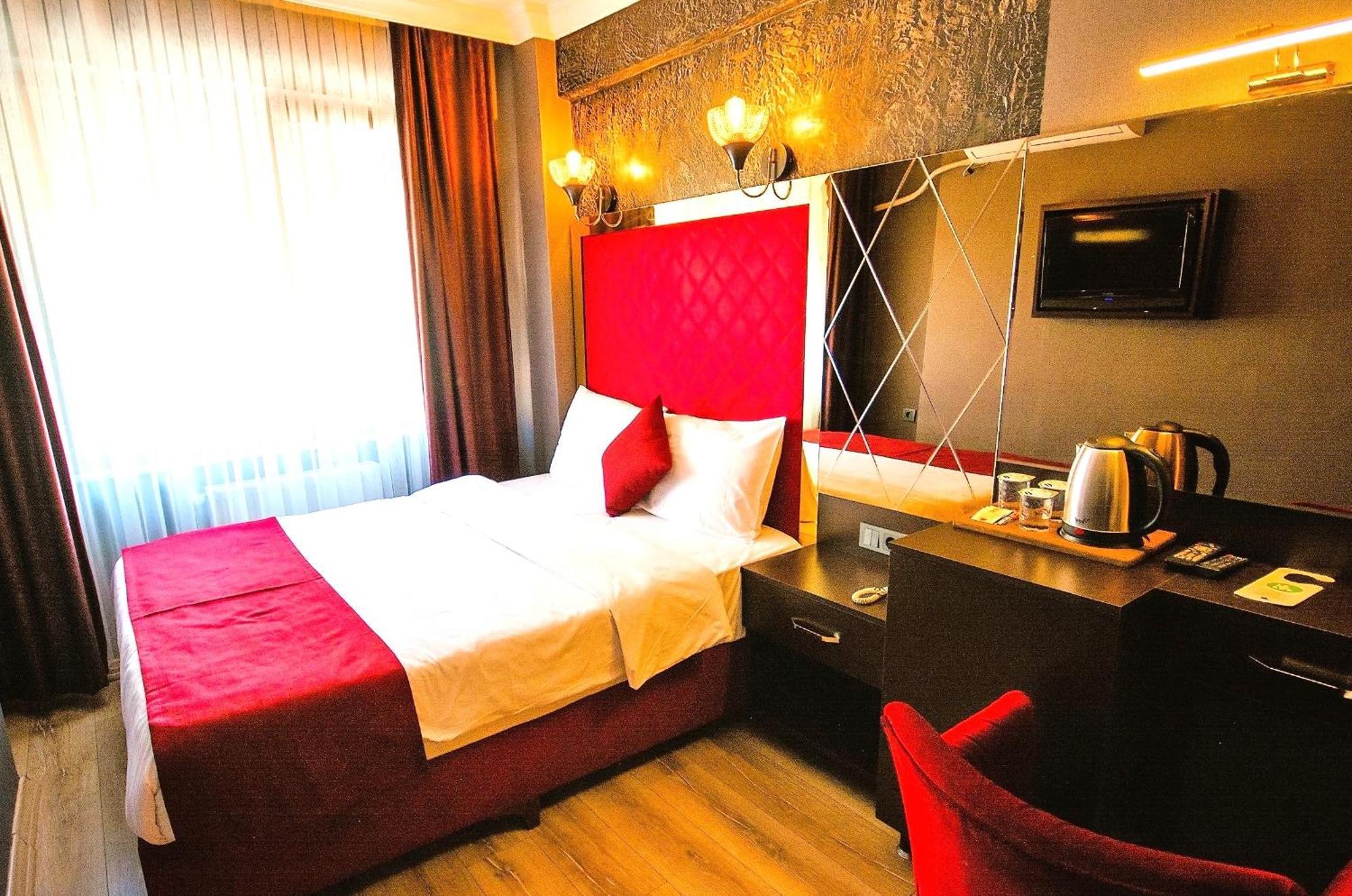 Hotel Atesde Dustu Salvara à Istambul Extérieur photo